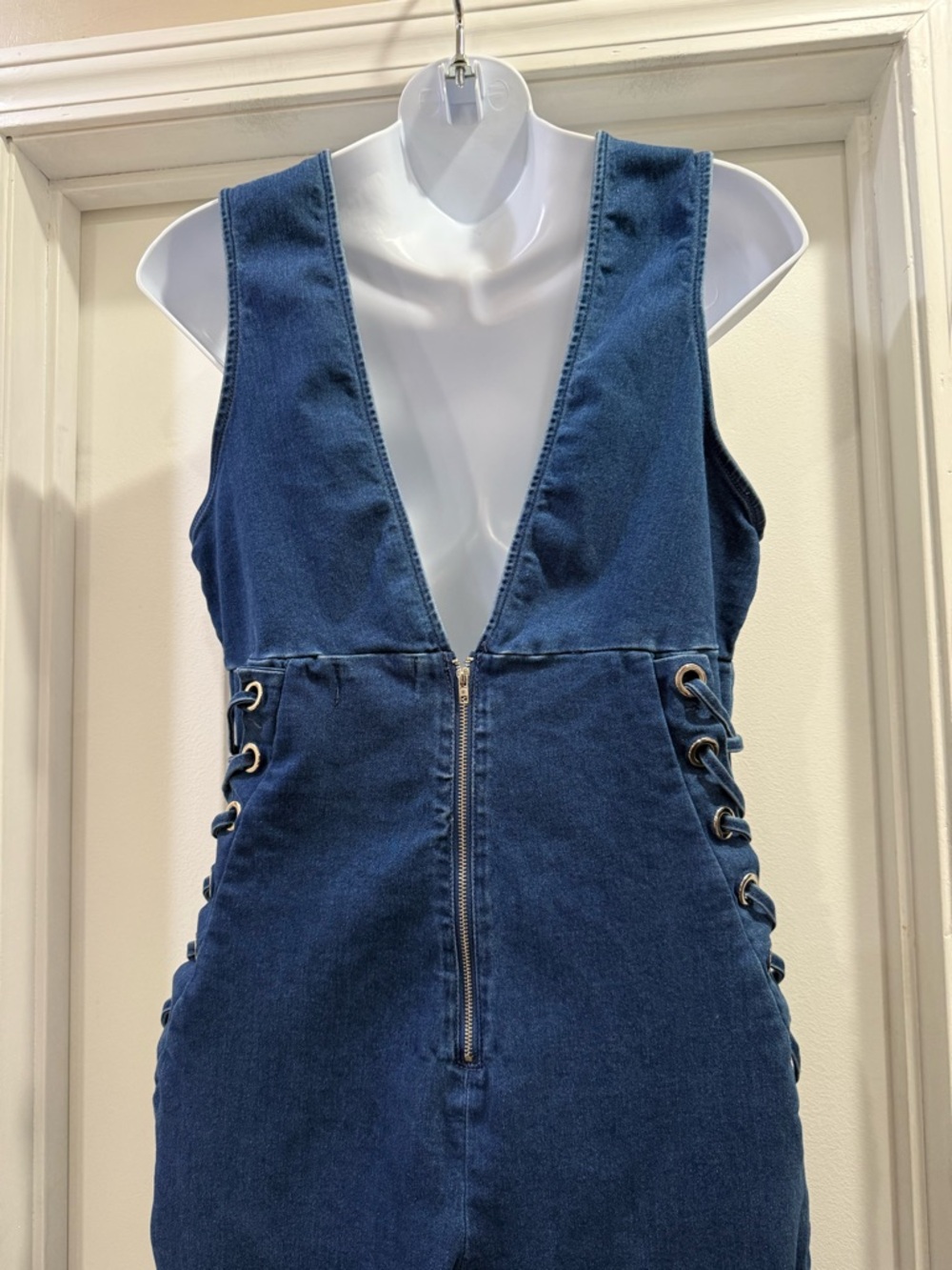 C’EST TOI Denim Laced Sides V-Neck Stretch Jumpsuit Size XL - Picture 7 of 14